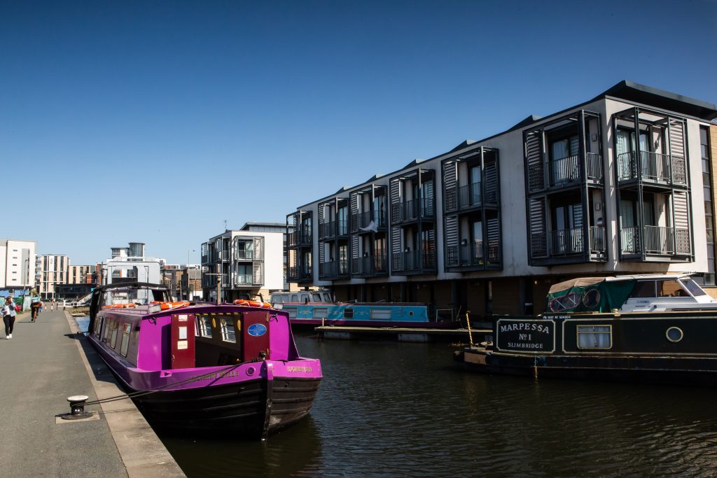 The Lochrin Belle, moored at Leamington Life Bridge. Credit: Sally Jubb Photography.